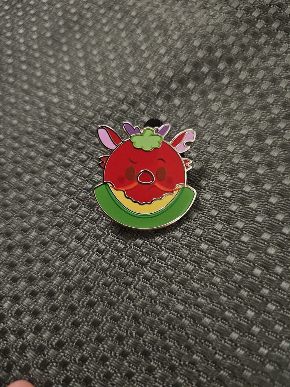 2023 Disney Parks Munchlings Series 2 Mystery Pin - Mushu Celery Boat Tomatoes